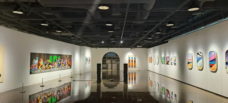 G Gallery